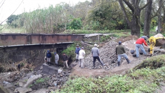 Obras de Protección de puente canal en Distrito 5.