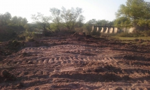 Trabajo de limpieza del Rio Tala